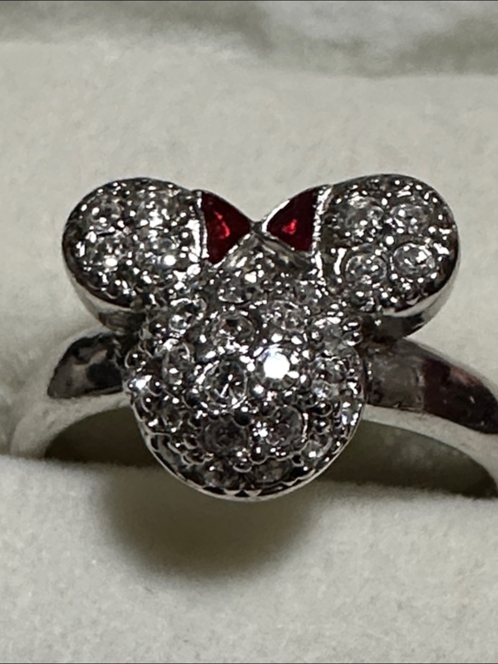 Disney Minnie Mouse Pave’ Crystal Ring Vintage